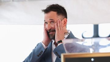Di Balik Gelar Sexiest Man Alive 2026: Mengapa Noah Wyle Sangat Layak?