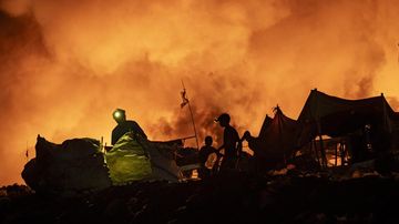 Kebakaran Dahsyat TPA Jatibarang: 10 Hektare Tergenang Api