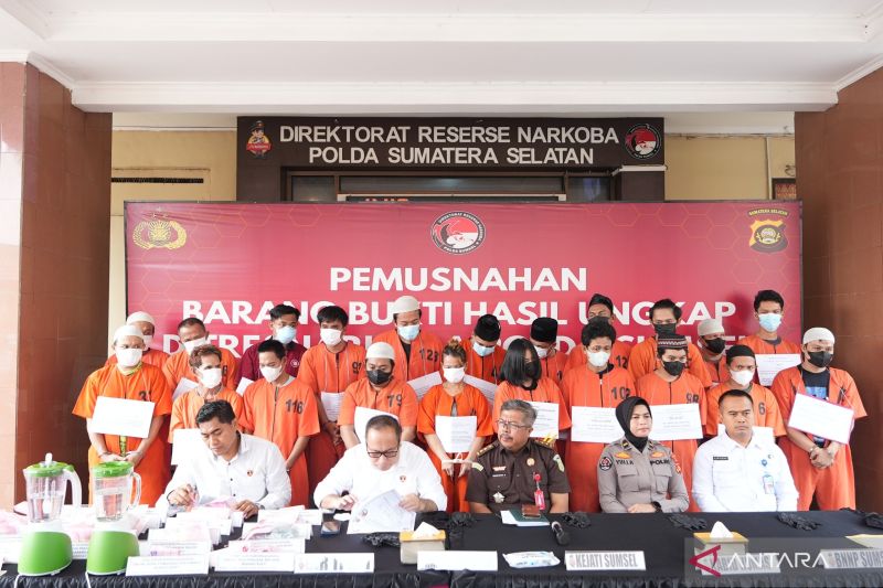 Polda Sumsel Musnahkan Sabu 3,2 Kg dan Ekstasi Senilai Rp2,18 Miliar