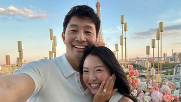 Simu Liu & Allison Hsu: Analisis Cinta di Balik Pernikahan Sederhana di Prancis