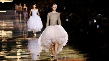 Chanel Terbuka Koleksi Spring/Summer 2027: Gaun Ringan yang Menghipnotis di Paris Fashion Week