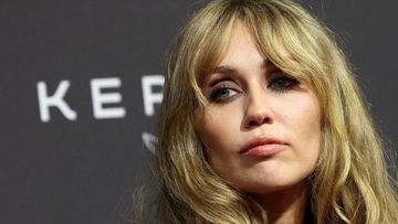 Analisis Miley Cyrus: Mengapa Bass Persuades Anjlok ke Posisi 157?