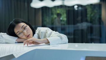 Membedah Kelelahan Mental vs Emosional: Mengapa Solusi Anda Sering Gagal?