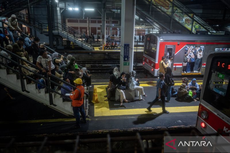 Alasan Listrik Padam Saat Petir: Fakta Ilmiah di Balik Gangguan Arus