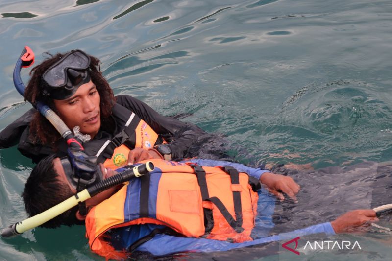 Kapal Wisata Karam di Labuan Bajo, 13 Wisatawan Selamat