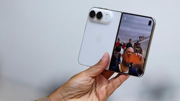 Analisis iPhone Duo: Strategi Apple Menaklukkan Pasar Ponsel Lipat