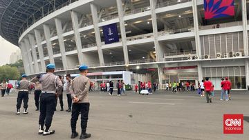 Brimob Sterilisasi GBK, Persiapan Duel Kritis Indonesia vs Singapura