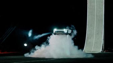 Tesla Roadster 2028: Analisis Kritis Teknologi Terbang Impulsif