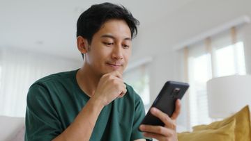 Analisis: 7 Strategi Jatuh Cinta Tanpa Kalahkan Logika