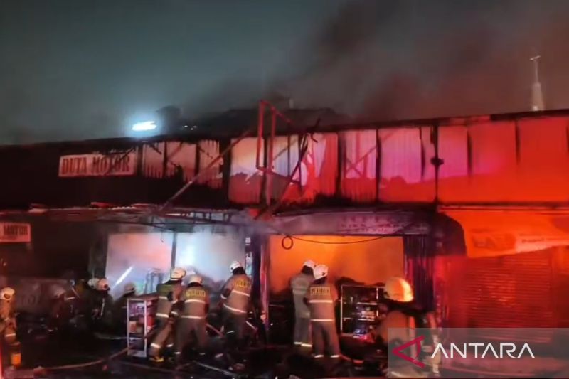 Kobaran Api Menghanguskan Bengkel Kemayoran, 22 Damkar Dikerahkan